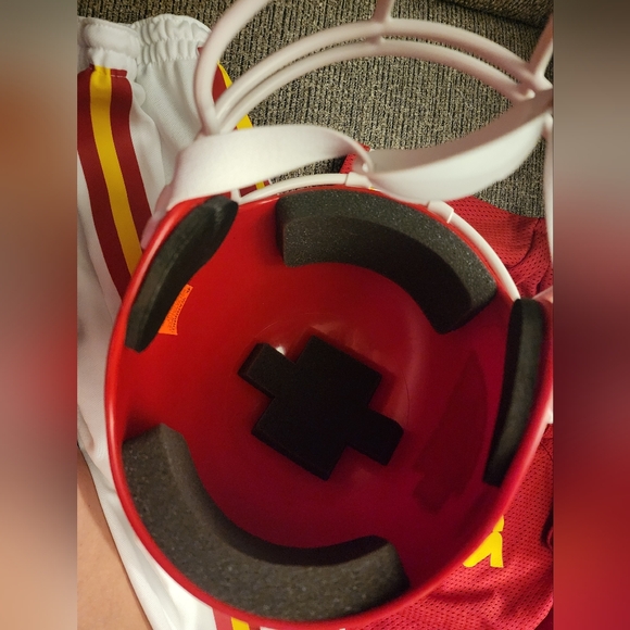 #10 Isiah Pacheco - Picture 8 of 9